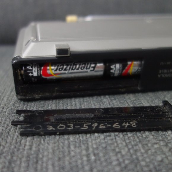 Vintage Sony SRF-A100 AM FM Battery Powered Radio - Picture 12 of 16